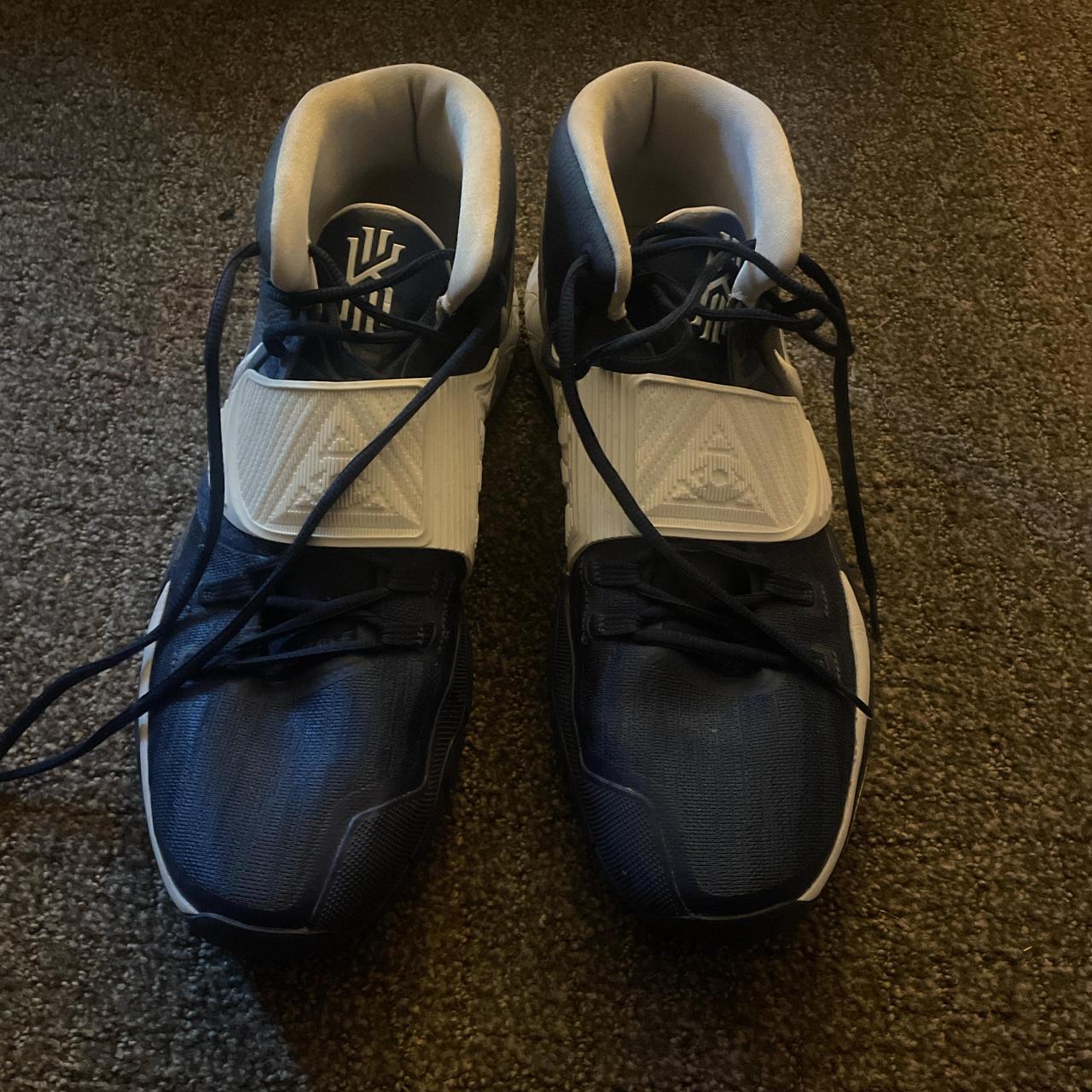 Kyrie Team “Midnight Navy”, Size 16, Very