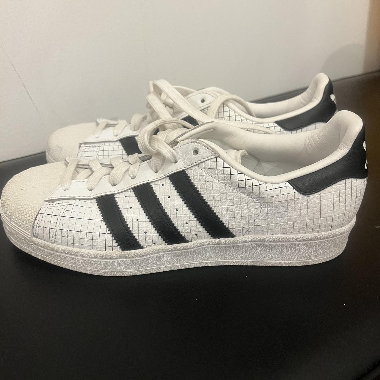 Size 8 men / size 10 women Superstars In good... - Depop