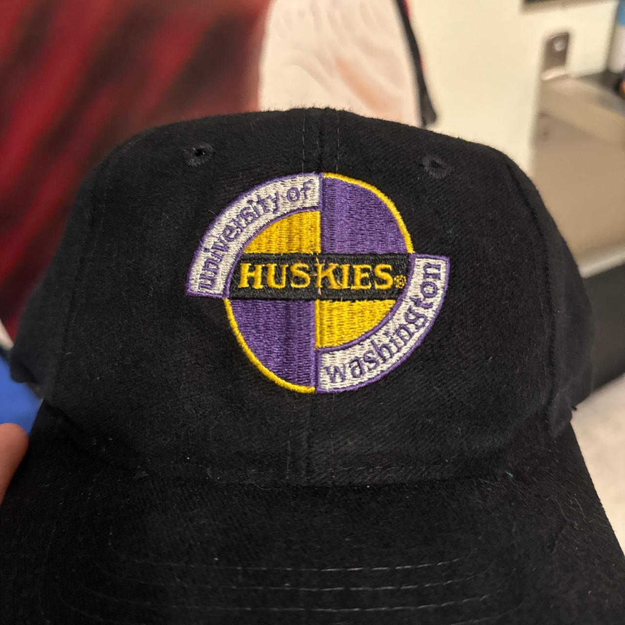 Men's Hat - Black – UW SnapBack! Solid condition.… - image 2