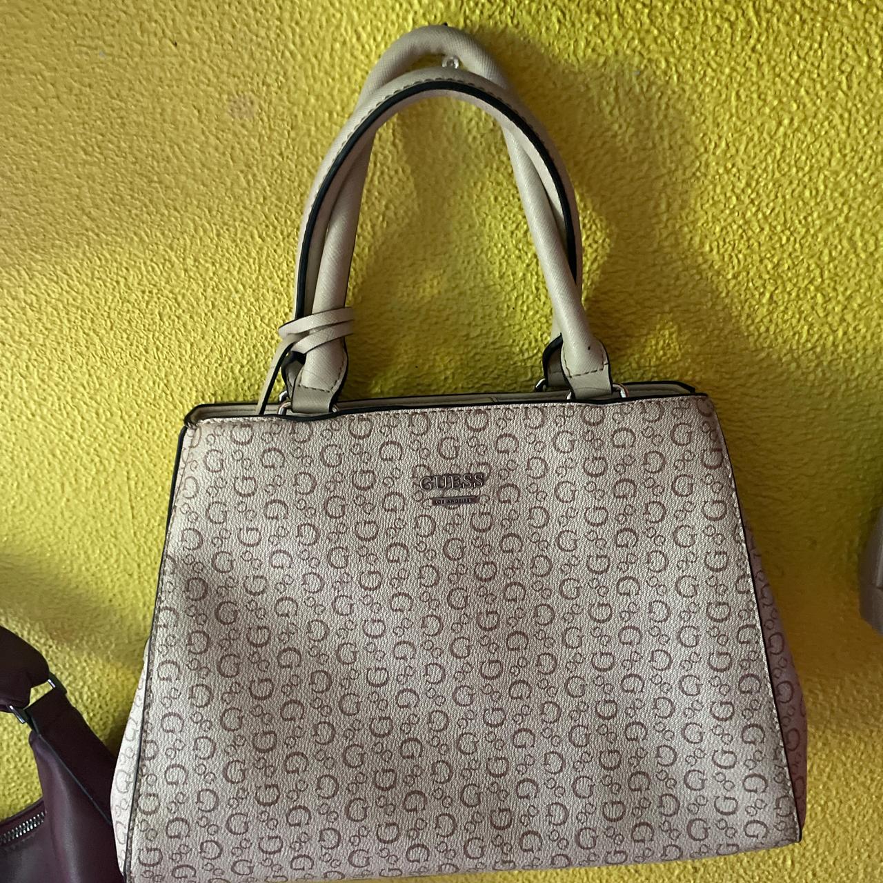 Guess grey and white shoulder bag Depop