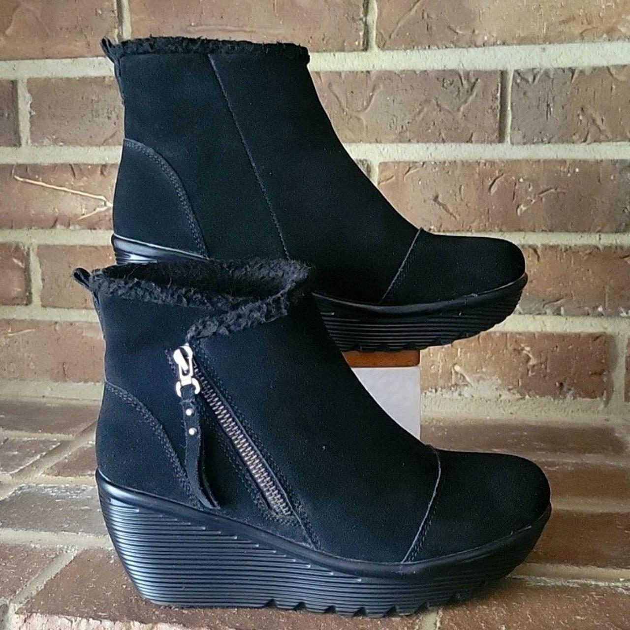 Skechers black wedge boots online