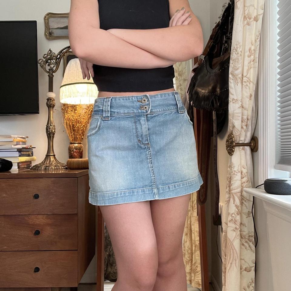 ☀️ AERIE SMOCKED + RUFFLED DENIM SKIRT! ☀️ This skirt - Depop