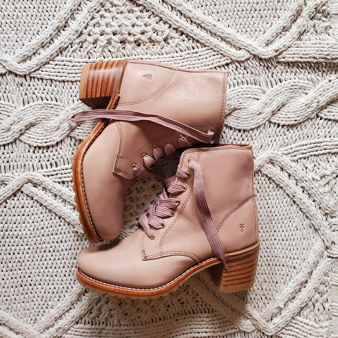 RARE Frye Light Pink Lilac Leather Lace Up Sabrina