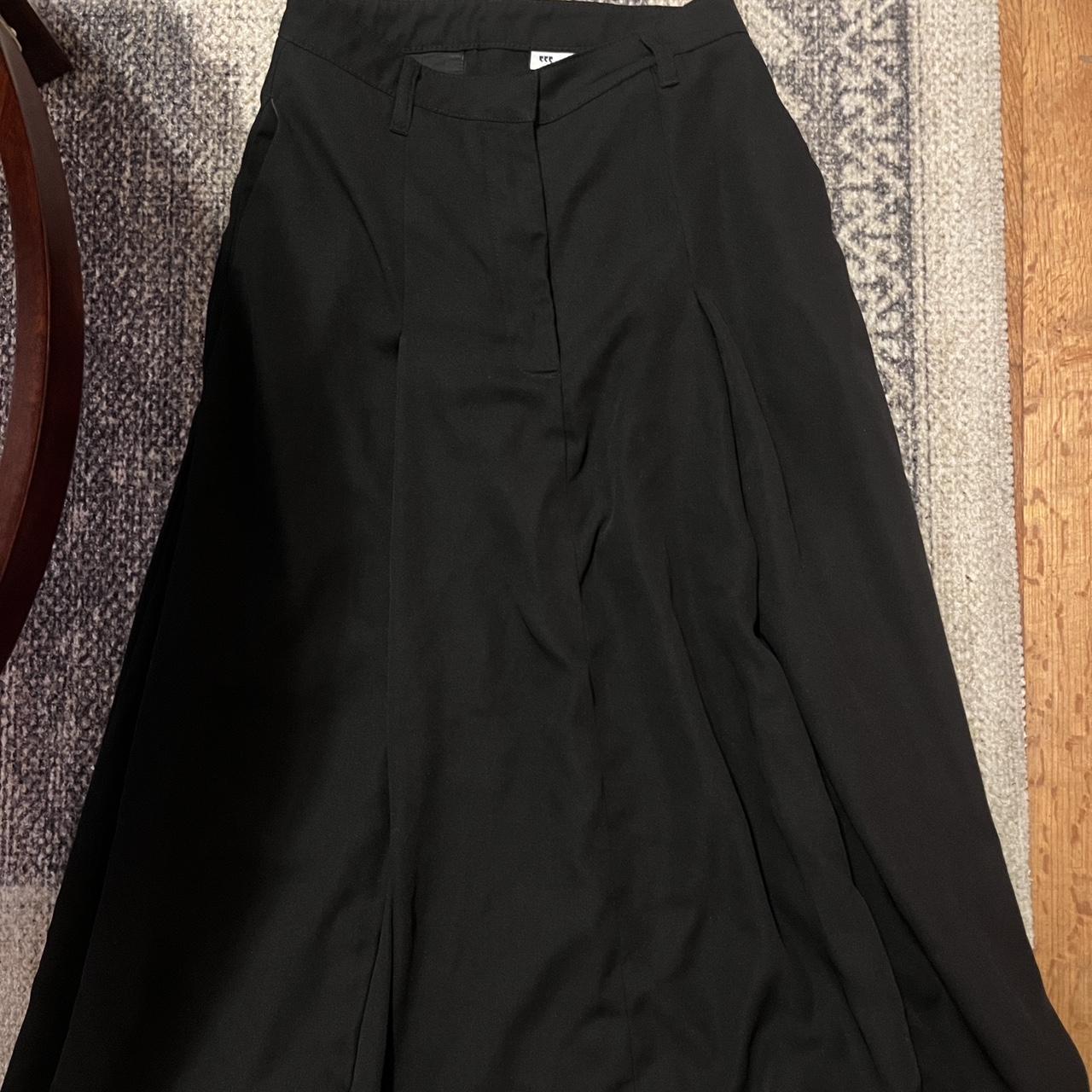 UNIF MIZUKI SKIRT Pleated mid-rise maxi skirt with | Depop