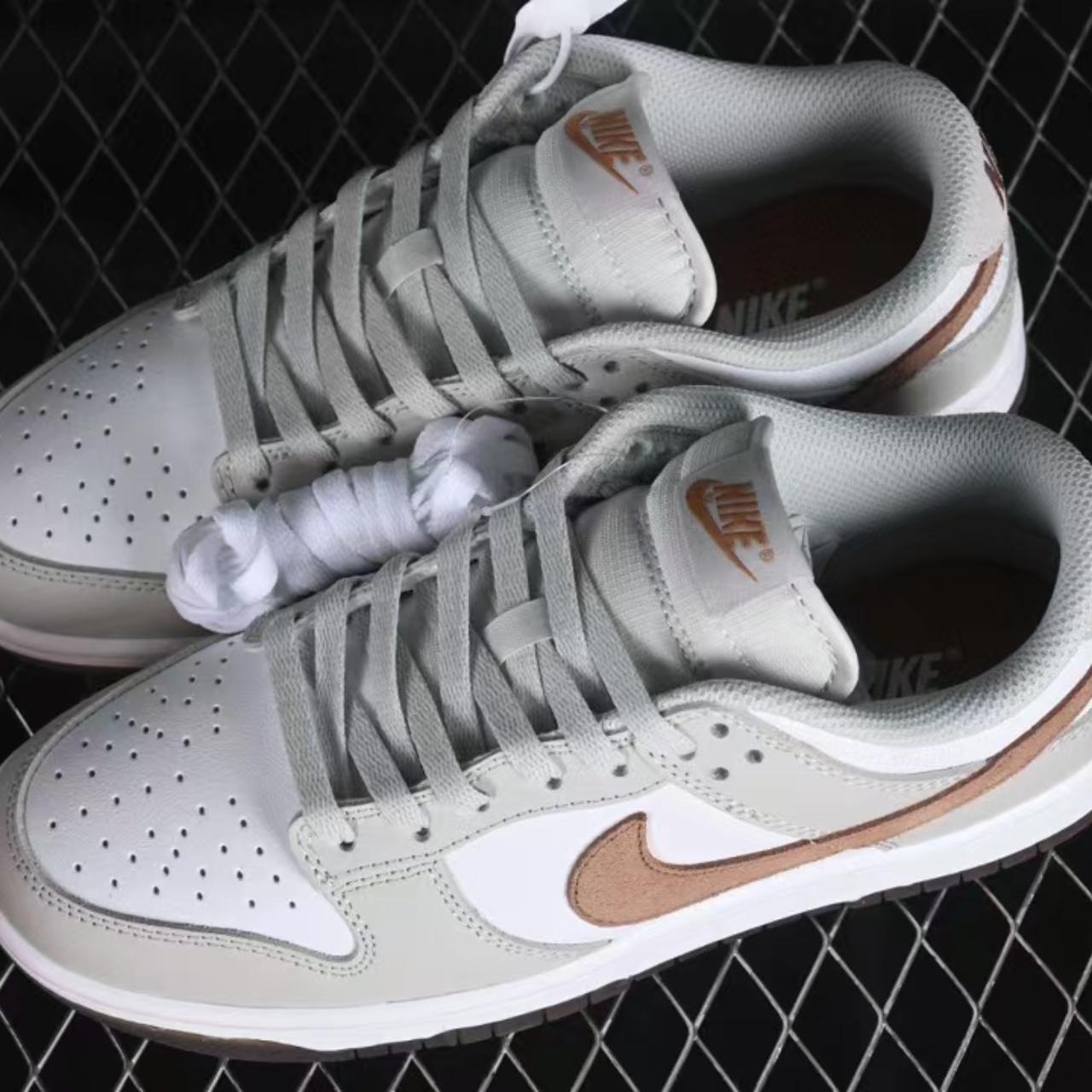 womens light grey nike shoes