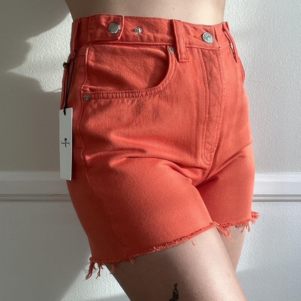 item listed by monikapia