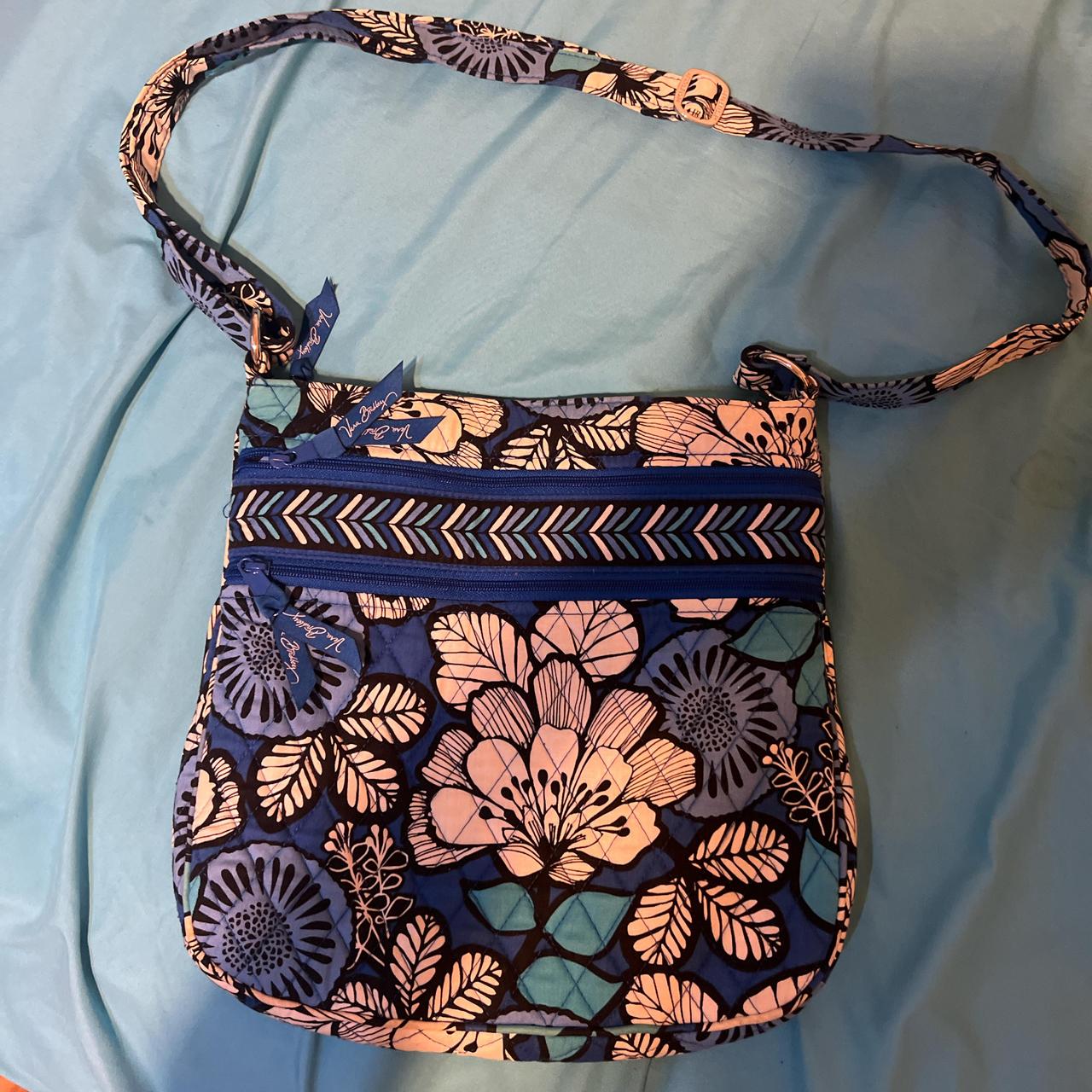 item listed by lookzandbookz