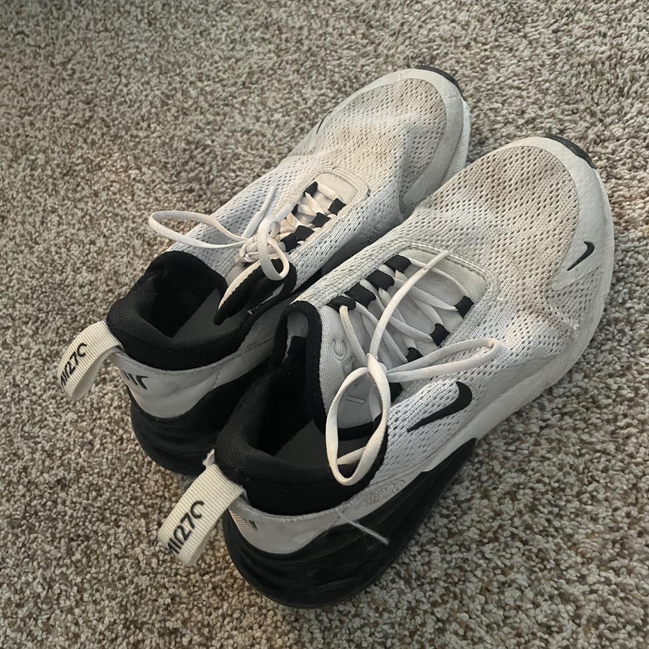 Grey nike 270s best sale