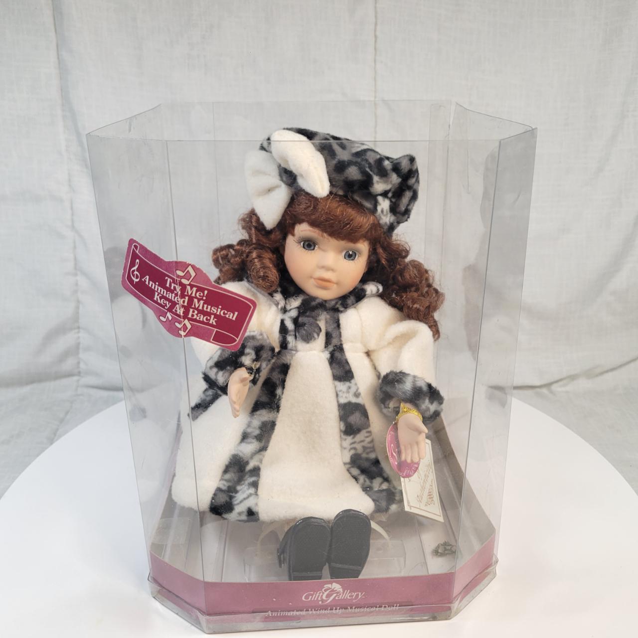 SAMANTHA Wind Up Animated Musical Porcelain. Depop