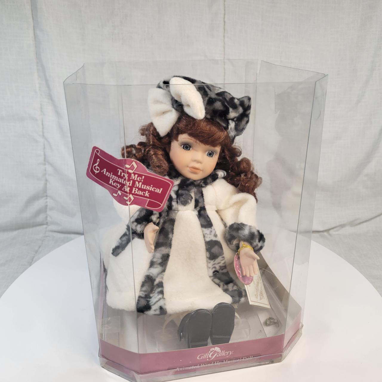SAMANTHA Wind-Up Animated Musical Porcelain | Depop