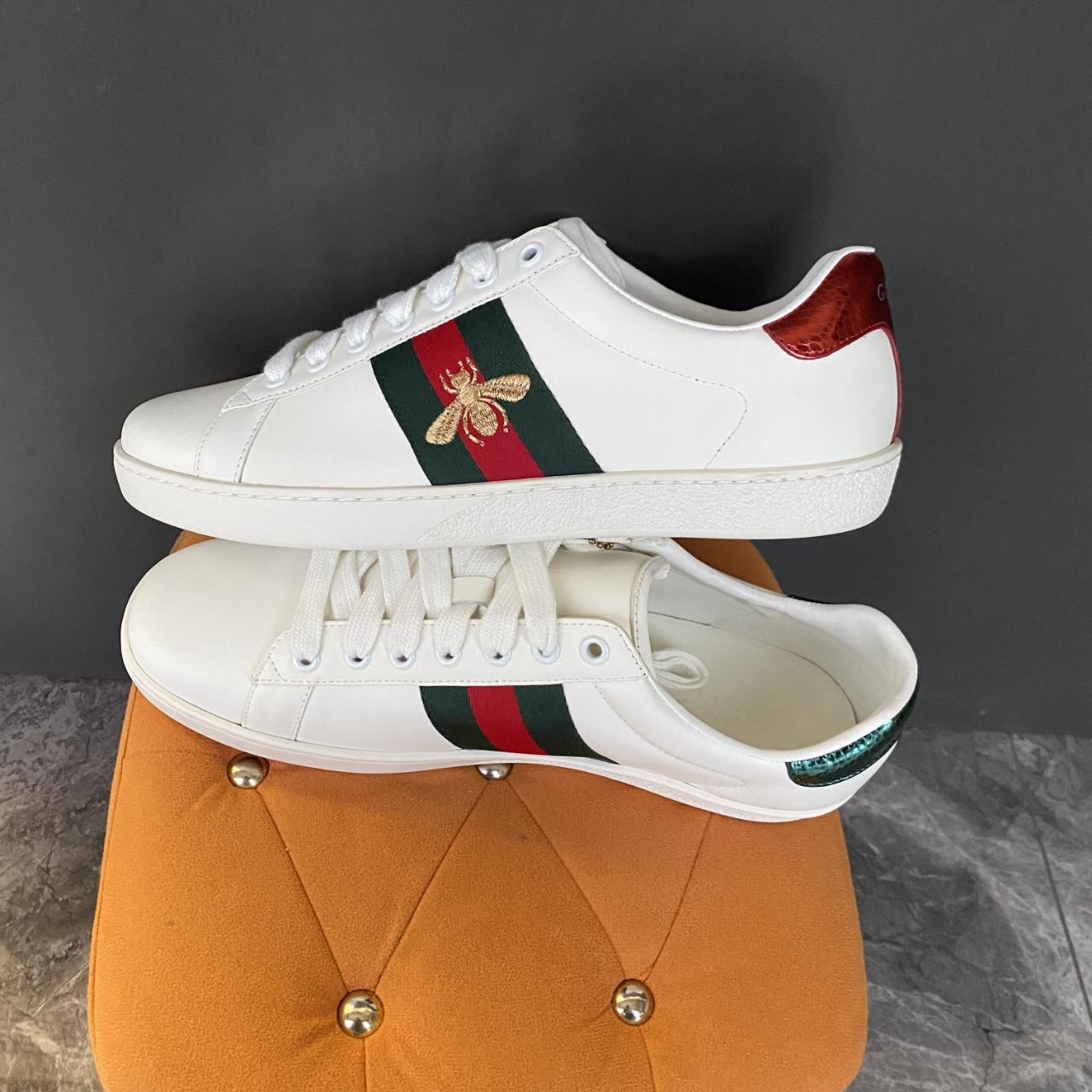ベヒーモス2018 Man gucci ace sneaker with bee size US11  | Depop