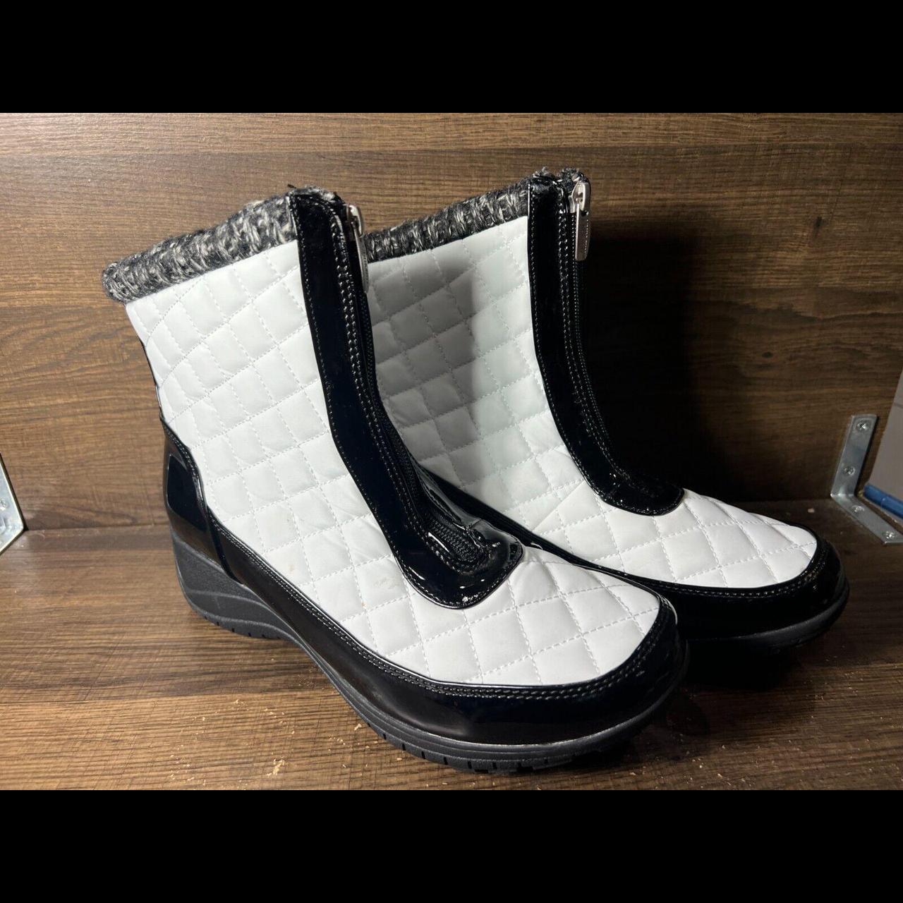 Khombu Megan Waterproof Front Zip Winter Boots White