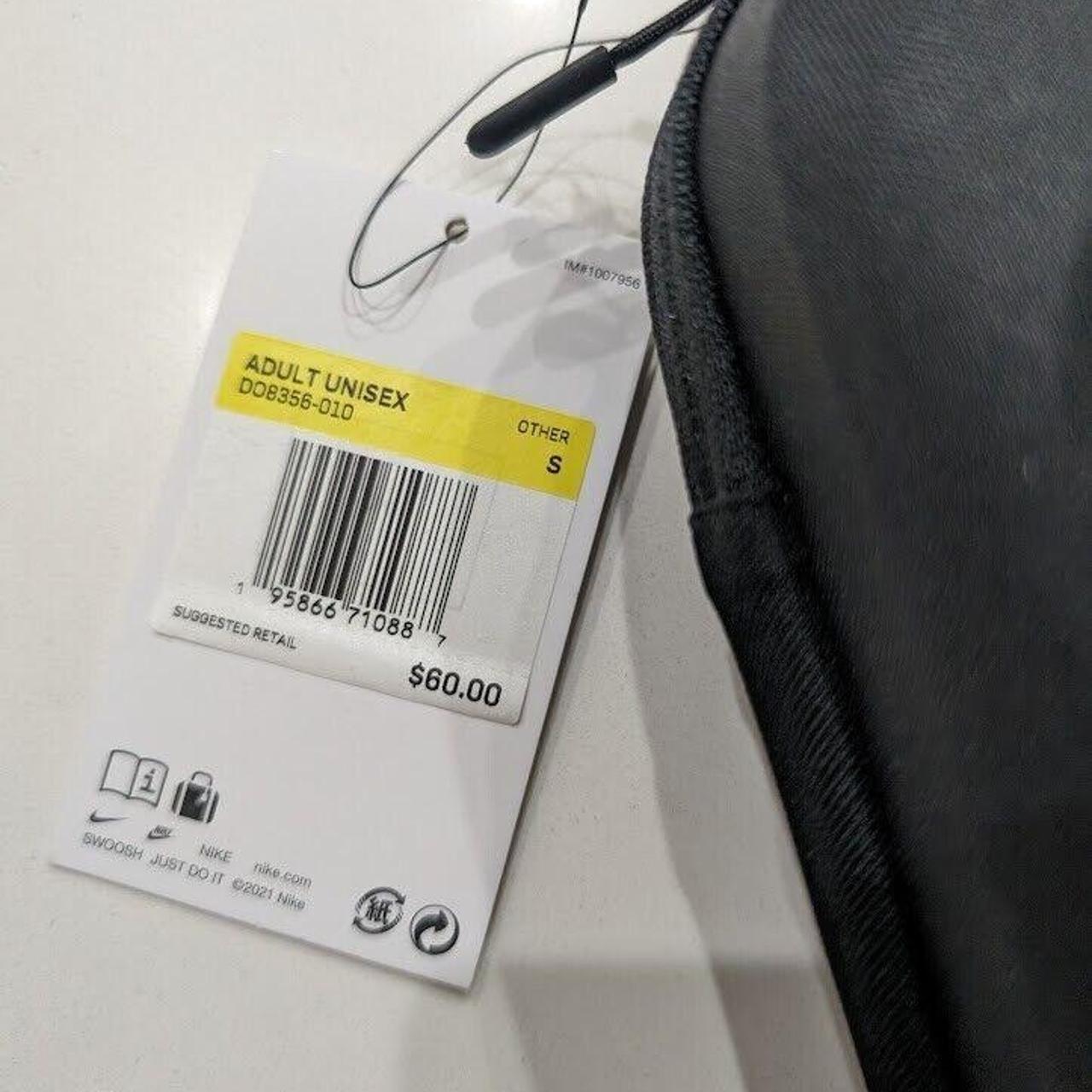 Nike Venturer Performance Training Face Mask Depop