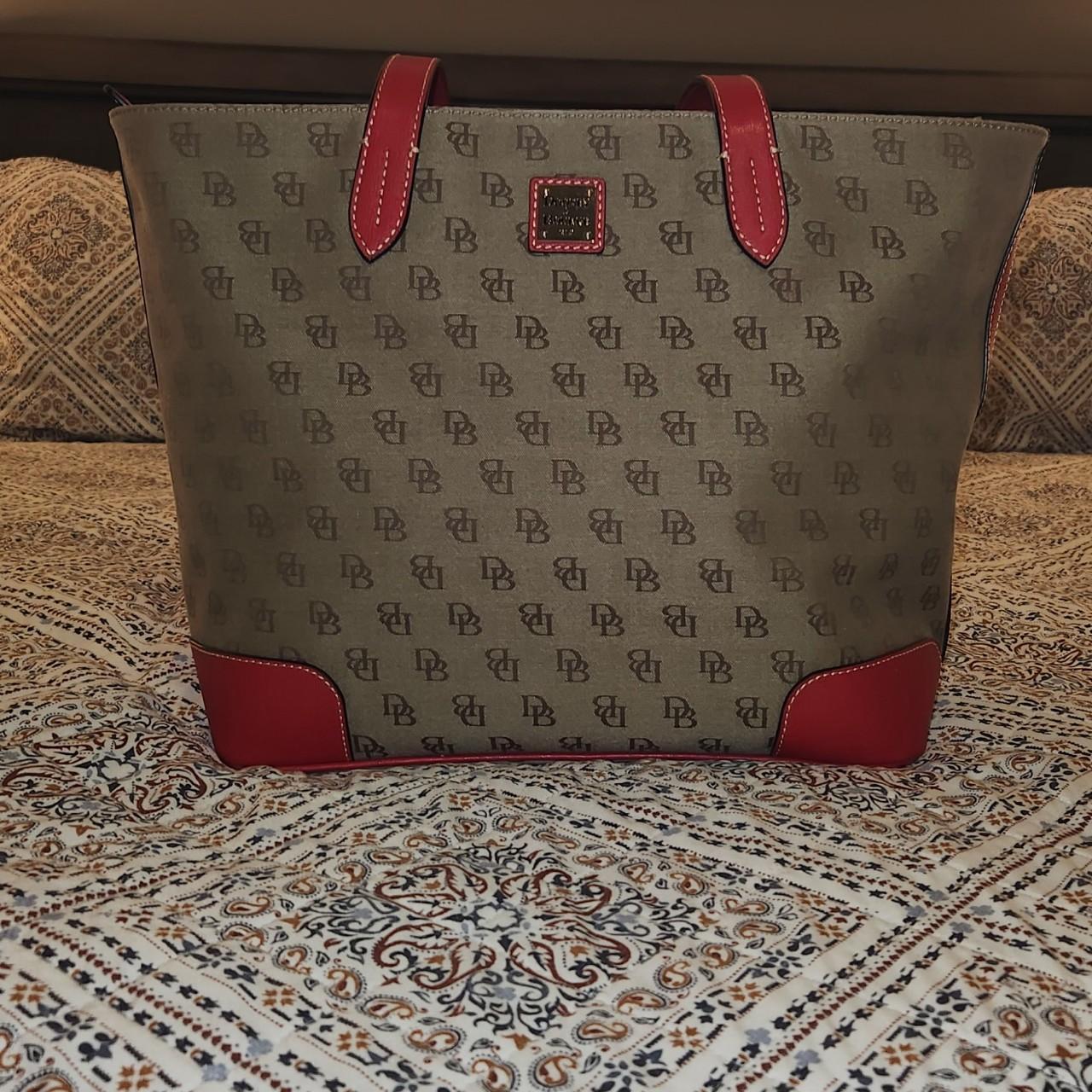 Beautiful good Authentic Dooney&Bourke