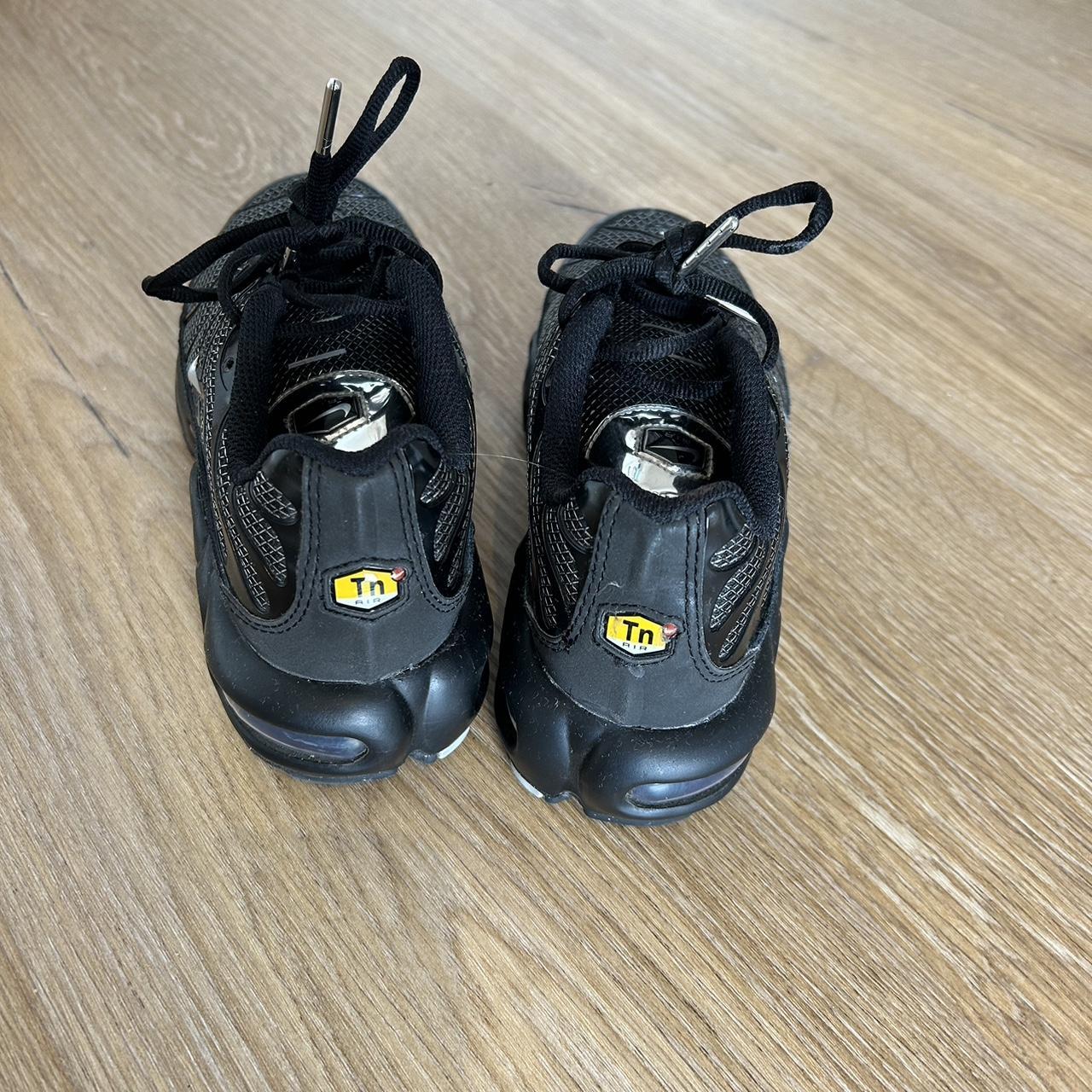 tns laces