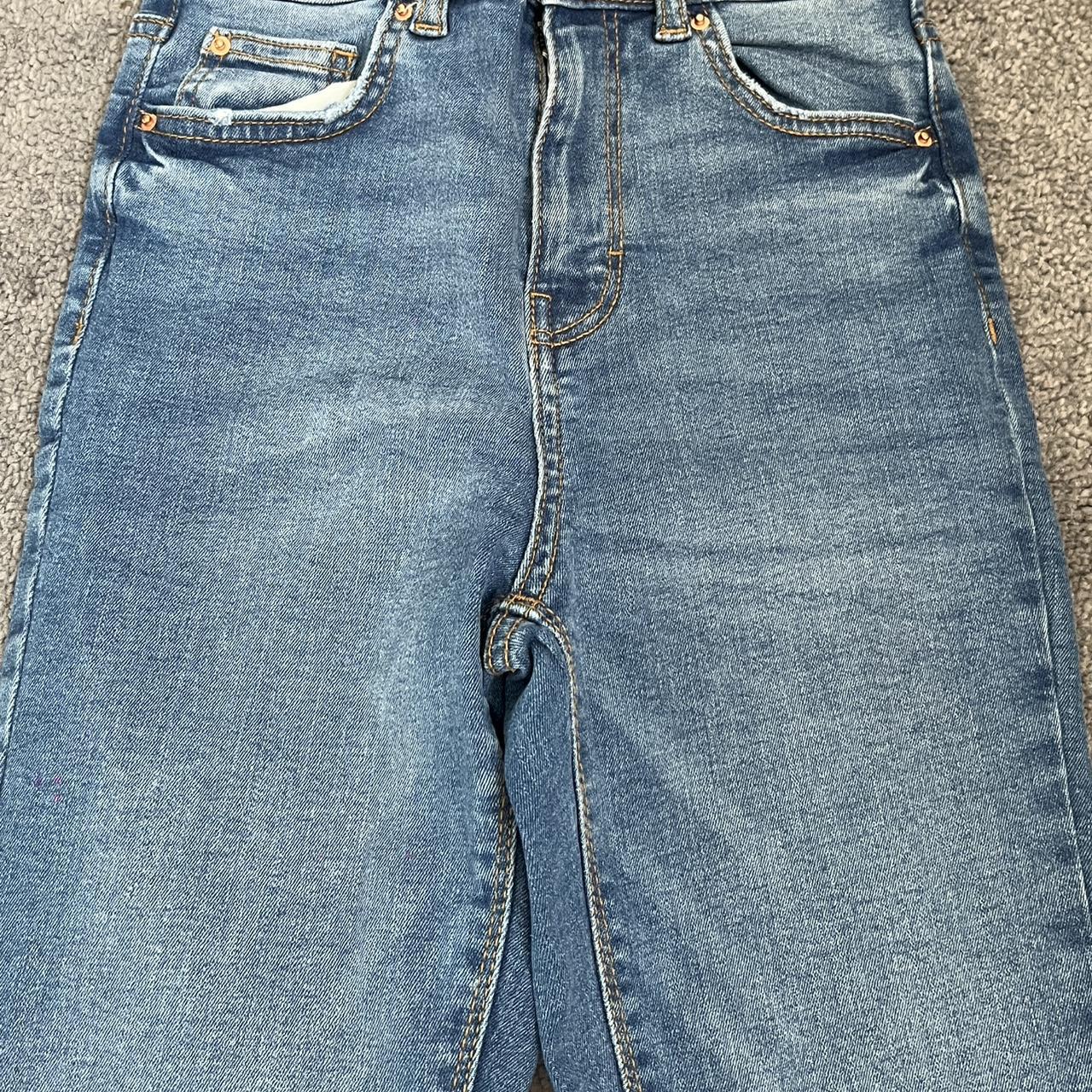 item listed by fitsandstyles