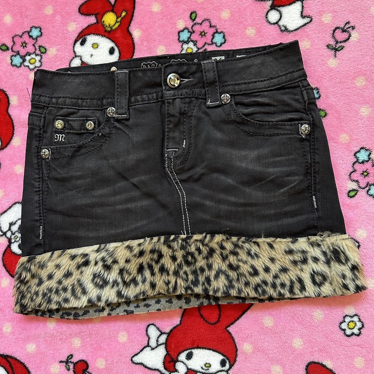 item listed by ivyy2kcloset