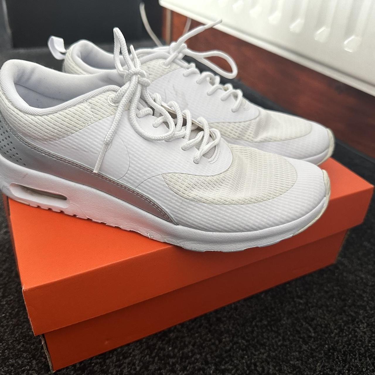 Nike white trainers size 4 hotsell