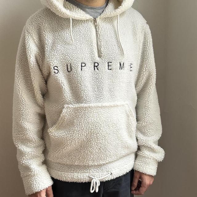 Supreme hoodie - amazing Love this hoodie but just... - Depop