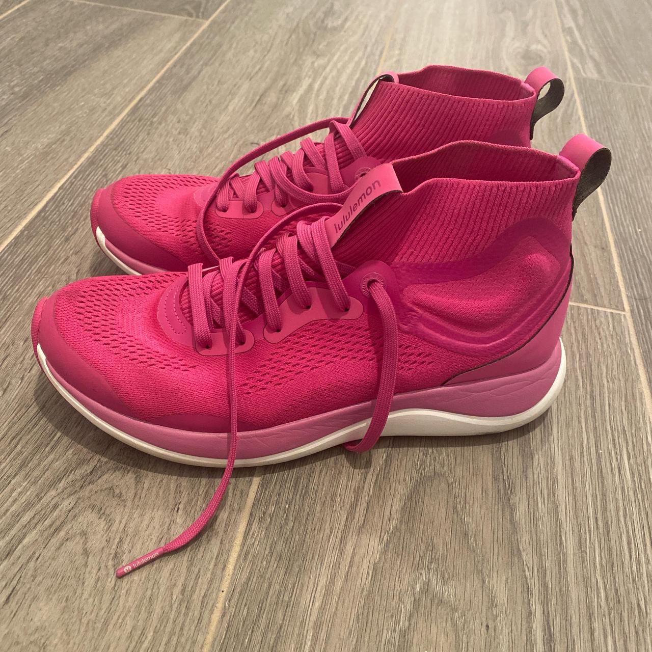lululemon shoes barley worn size hot pink