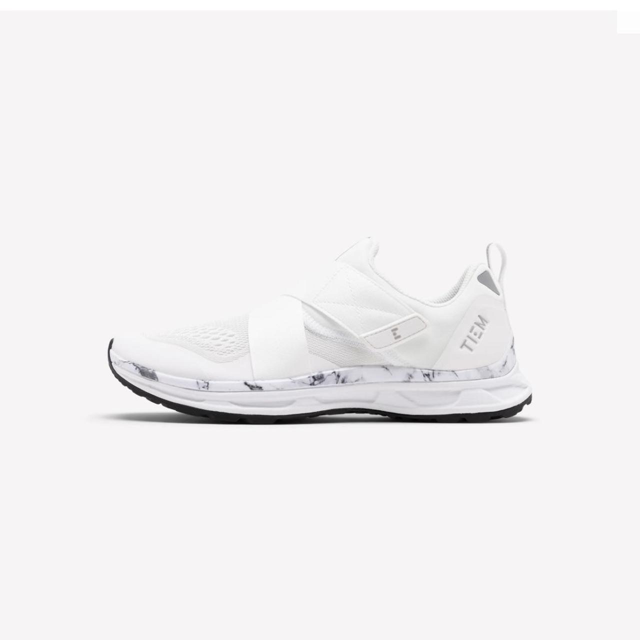 vince camuto lauralie clear