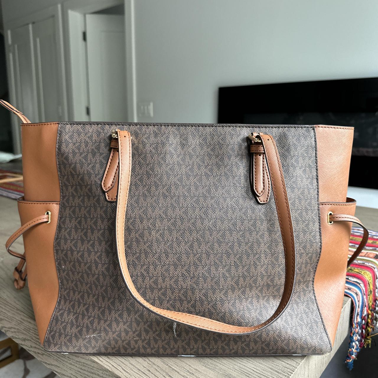 Michael kors tote with laptop compartment deals