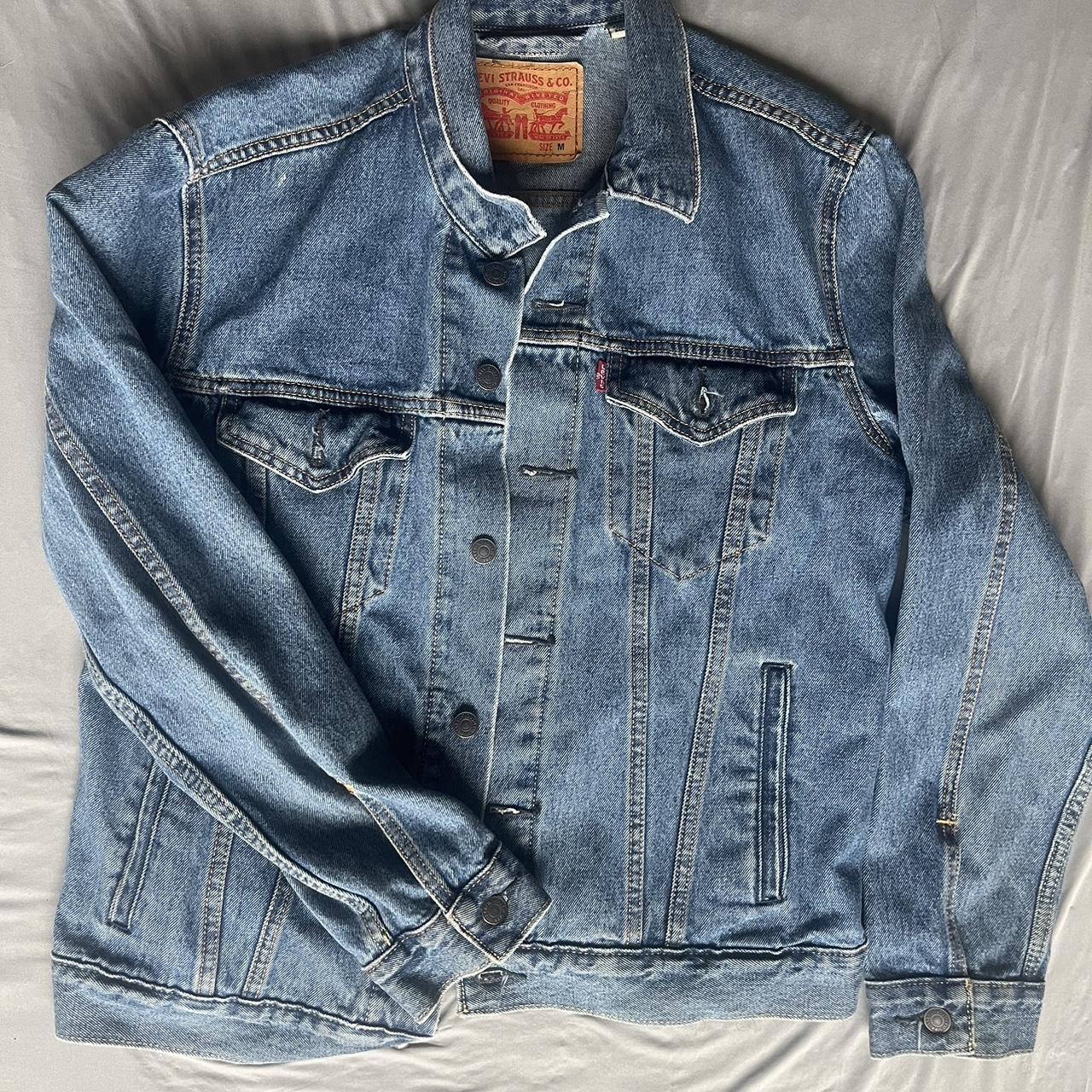 Levis Denim jacket Adult medium 15 armpit to