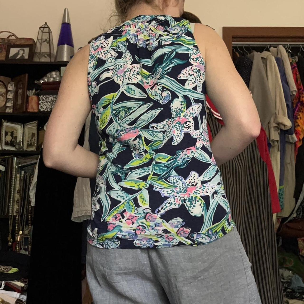 2018 Lilly Pulitzer printed tank top with a Froggy | Depop