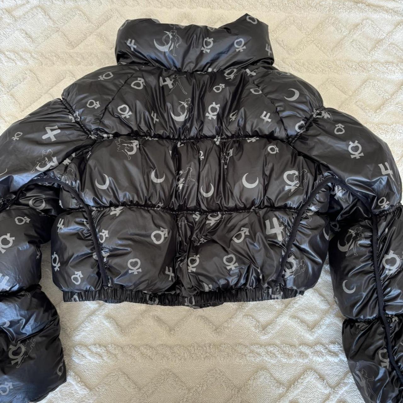 Black cropped puffer jacket sailor moon | Depop