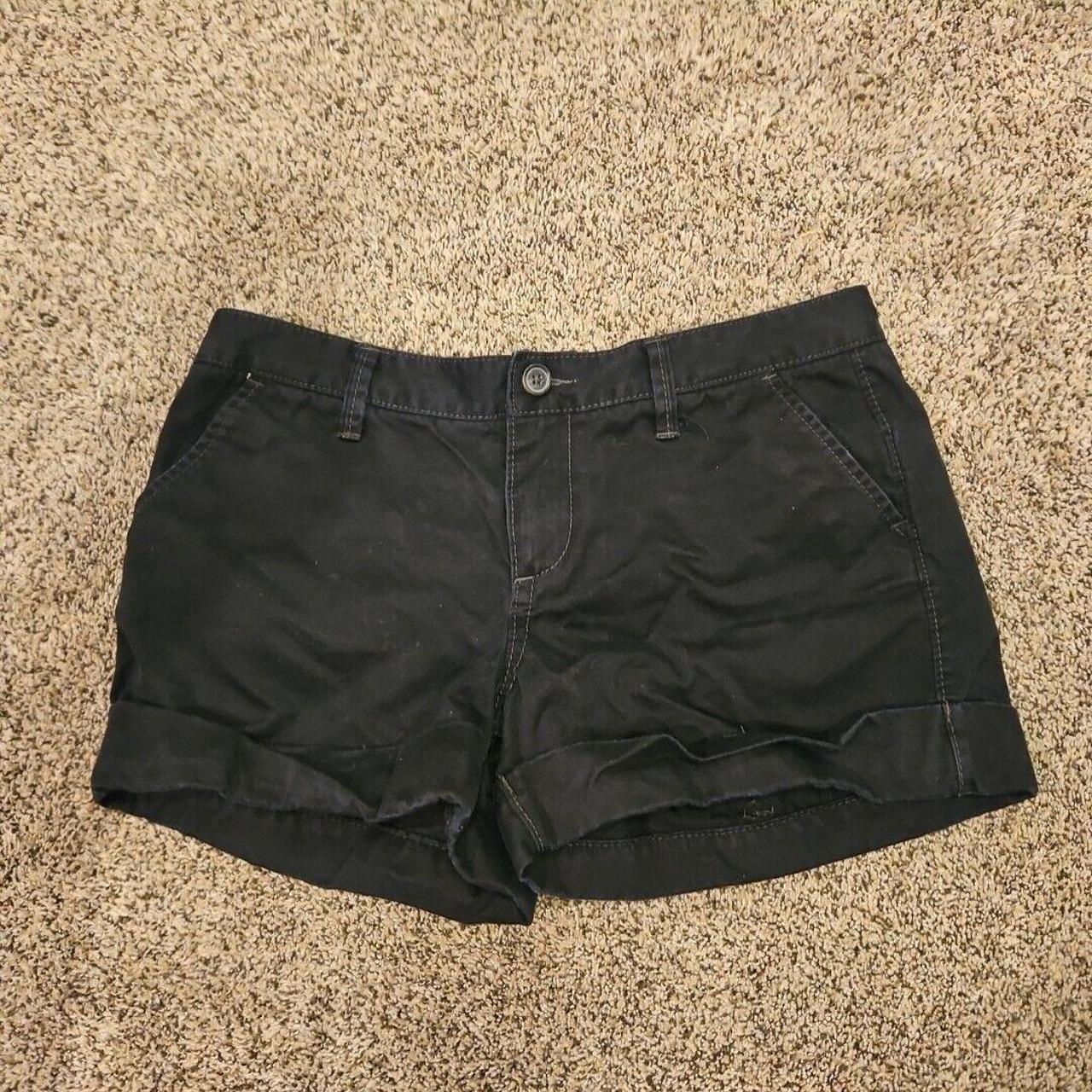 Get summer ready with these black Old Navy Bermuda. Depop