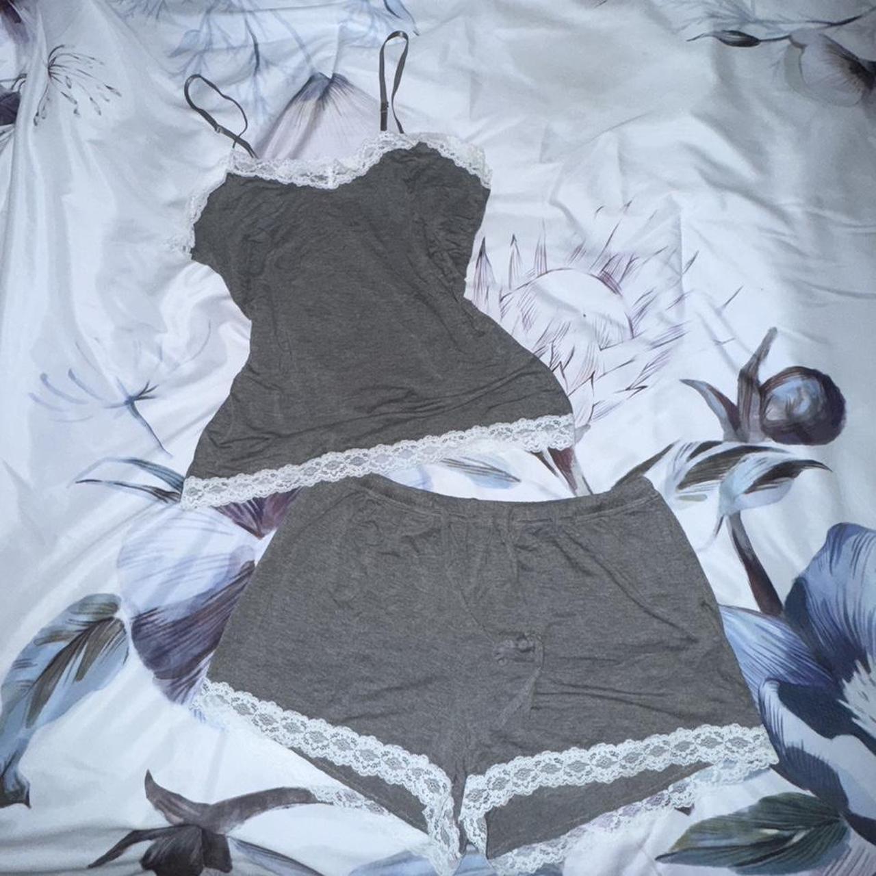 item listed by emilyannettte