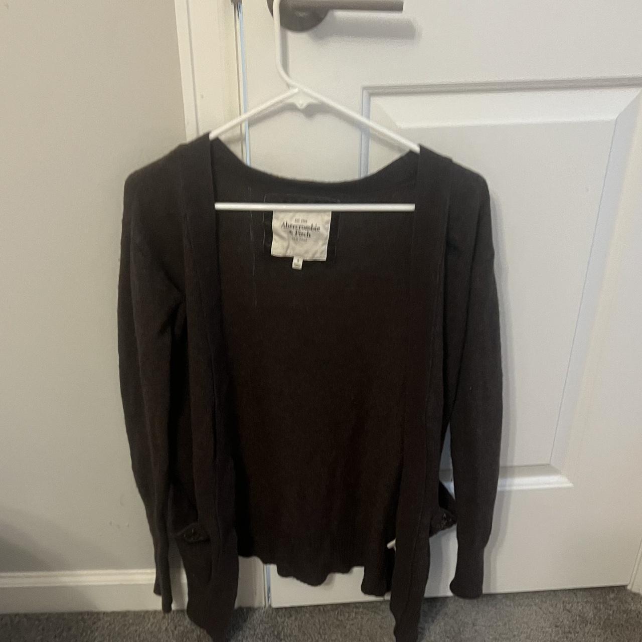 item listed by nayraaaa