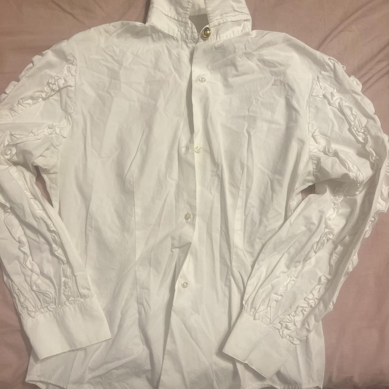 item listed by nayraaaa