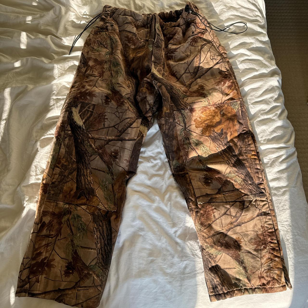 Carhartt camo thic snow pants. It doesn’t say the... - Depop