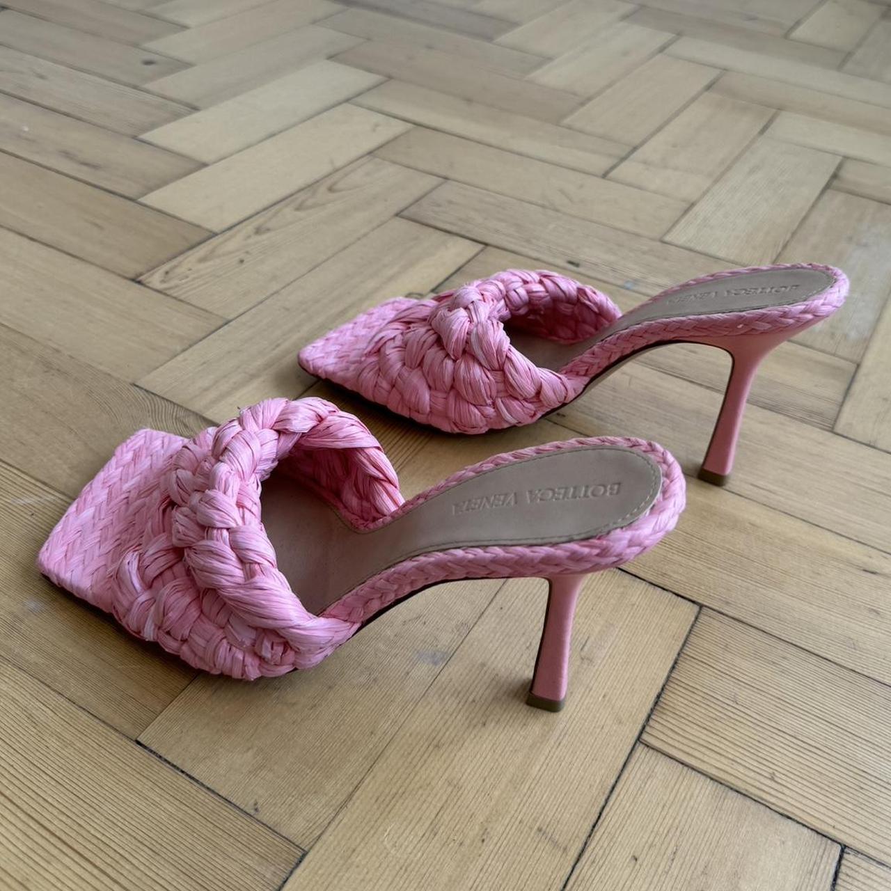【関税込み】Bottega Veneta ピンク Stretch ヒール ミュール Bottega Veneta: ピンク Stretch ヒール ミュール | SSENSE 日本