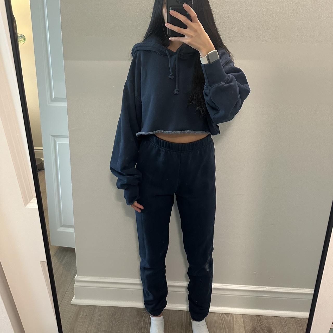 Navy blue hoodie outfit womens best sale