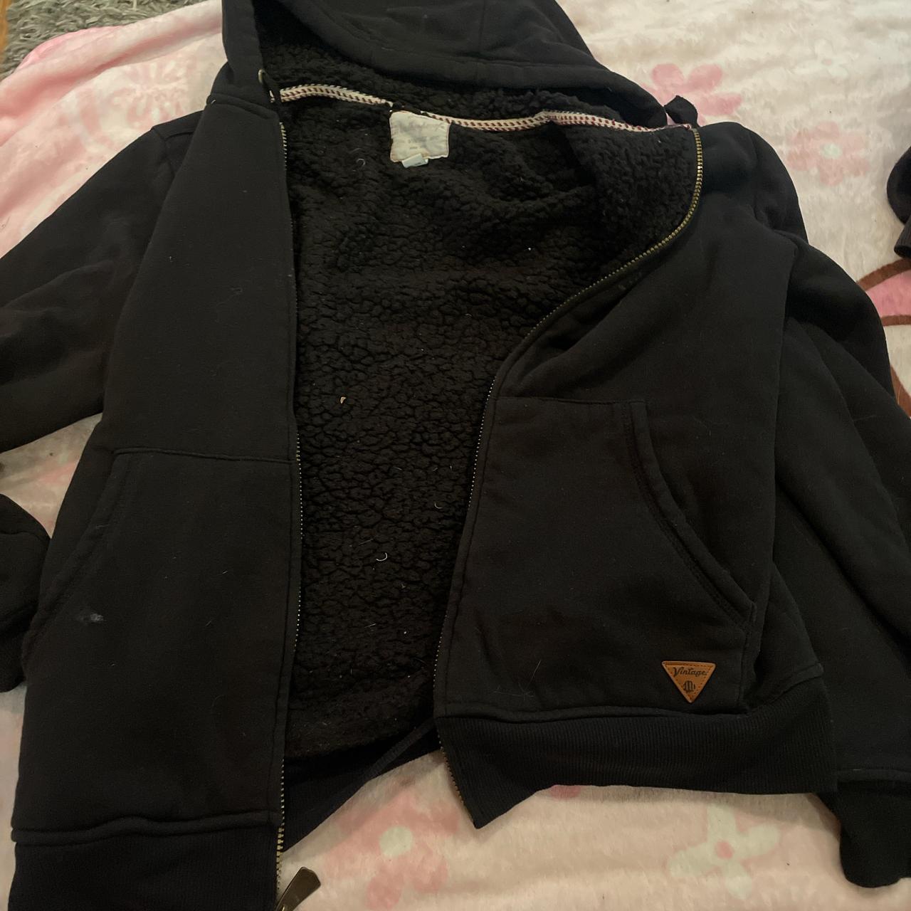 item listed by iv3nuz