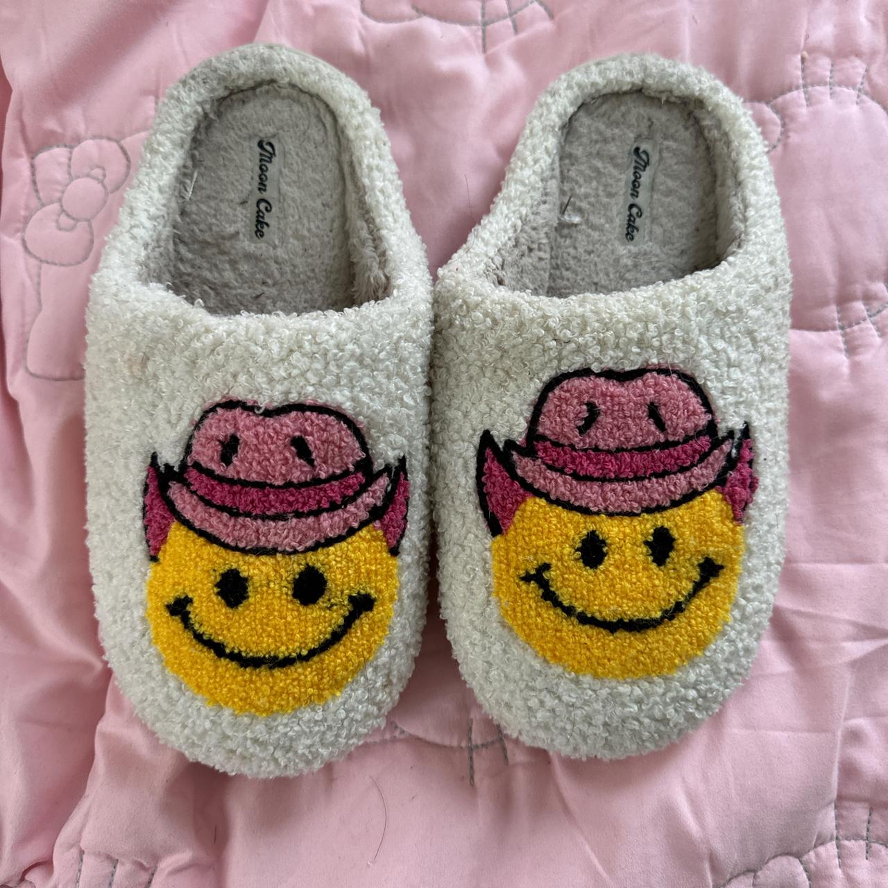 Mooncake slippers size medium 7/8 - Depop