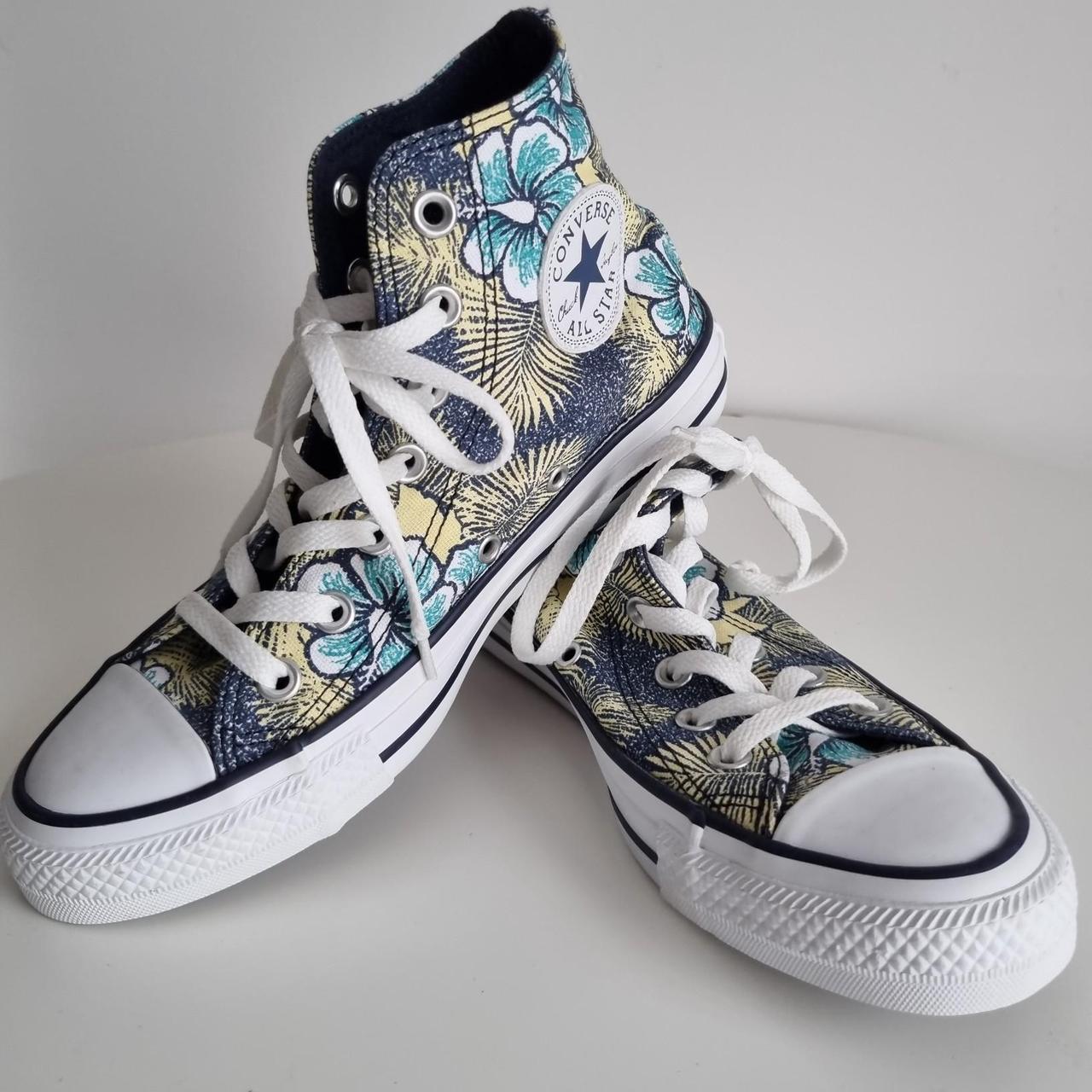 Converse fashion hawaiian floral