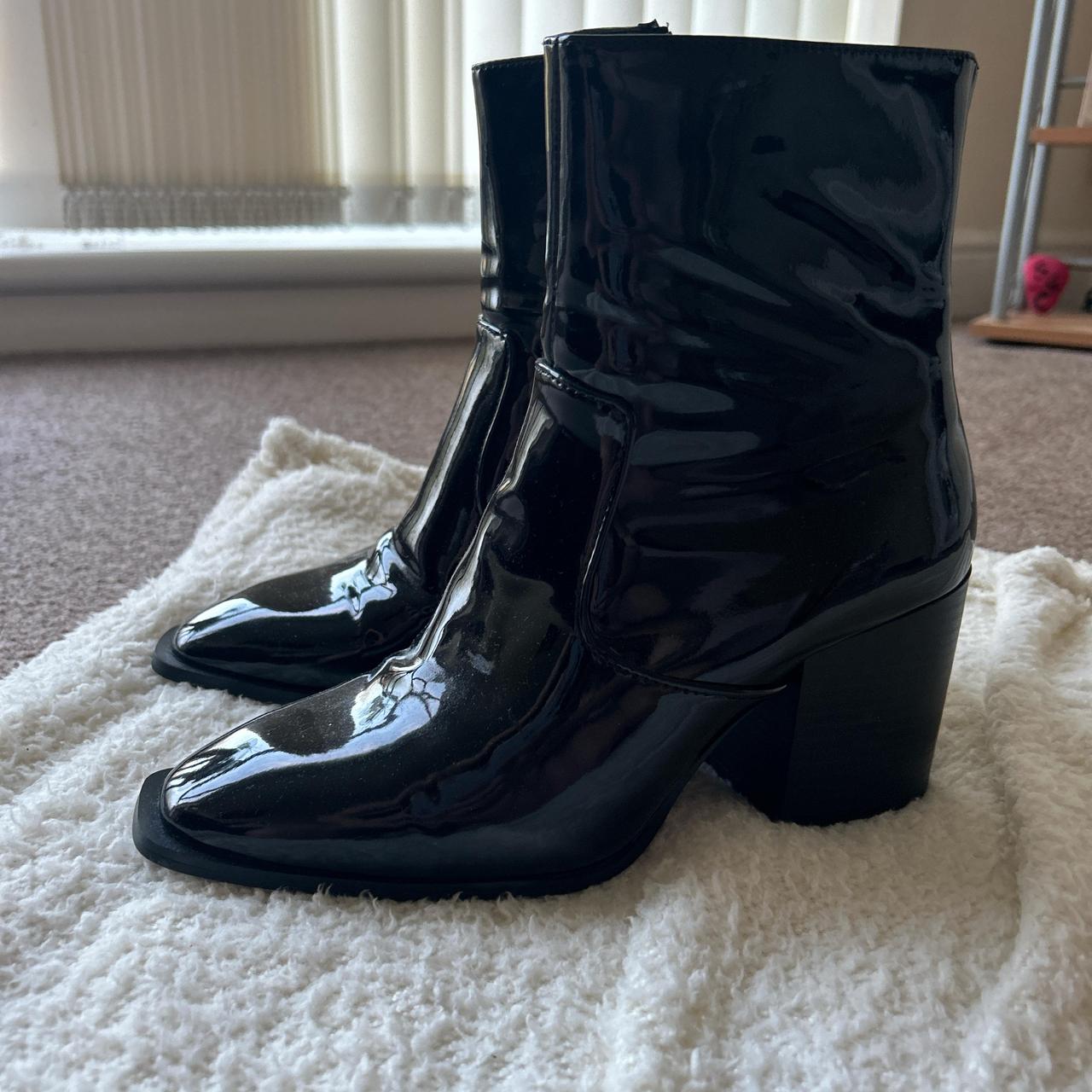 Patent leather faith ankle chunk heel boots not