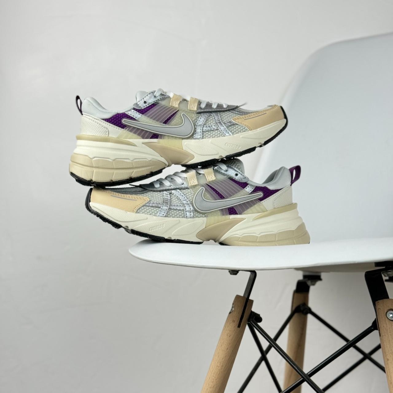 nike shock absorber trainers