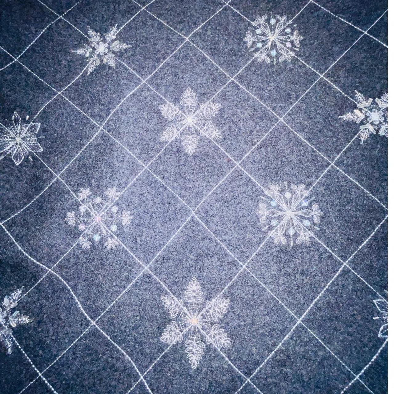 Source Unknown Women's Sweater - Grey/Silver - XX… - image 2