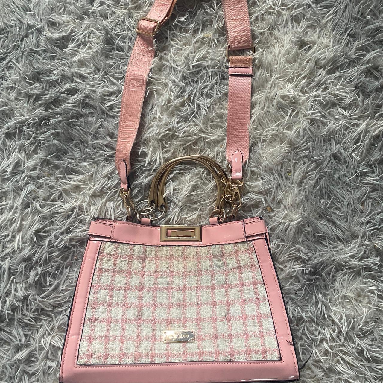 item listed by skylarshawzy