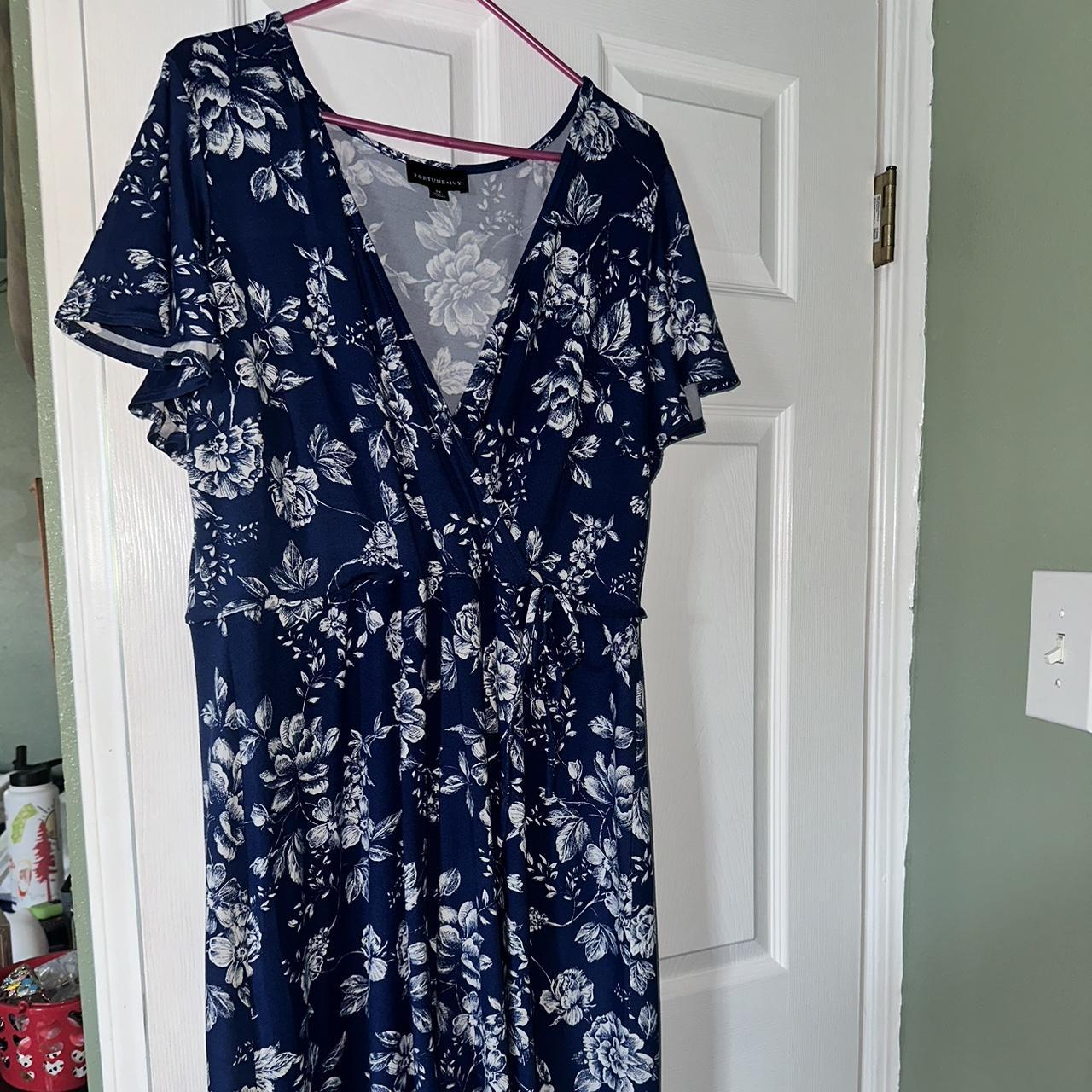 2xl navy blue floral wrap summer dress - Depop