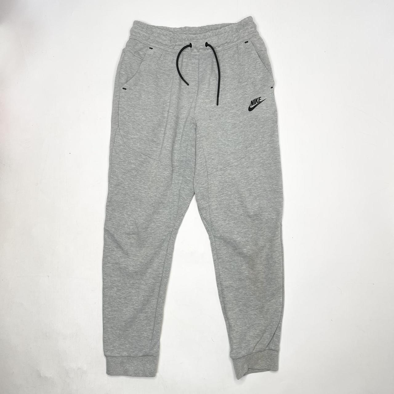 Nike Women's Grey and Black Joggerstracksuits Depop