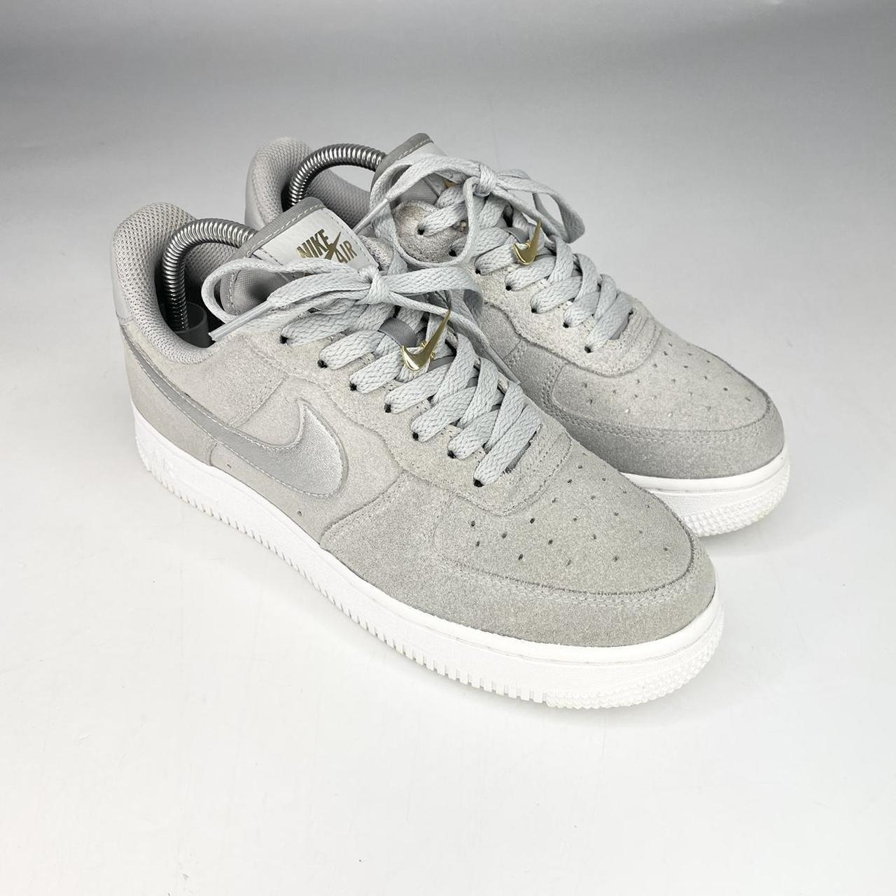 Light grey air force 1 07 shops trainers