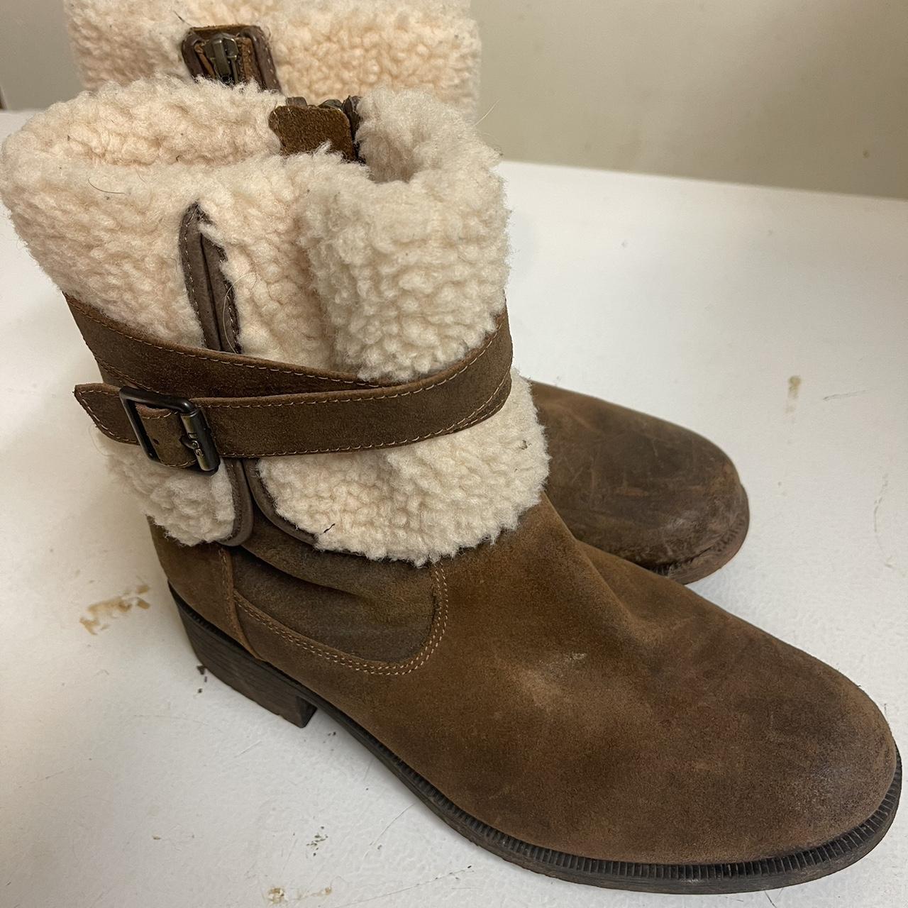 UGG Blayre III boots perfect for fall and Depop