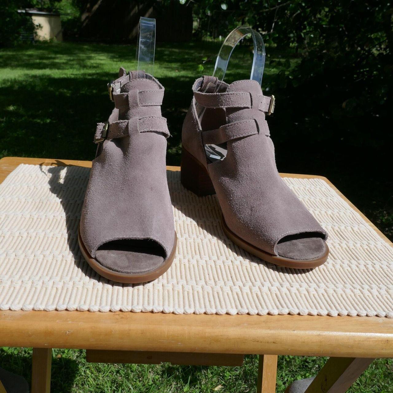 Koolaburra by Ugg Sophy open toe brown suede