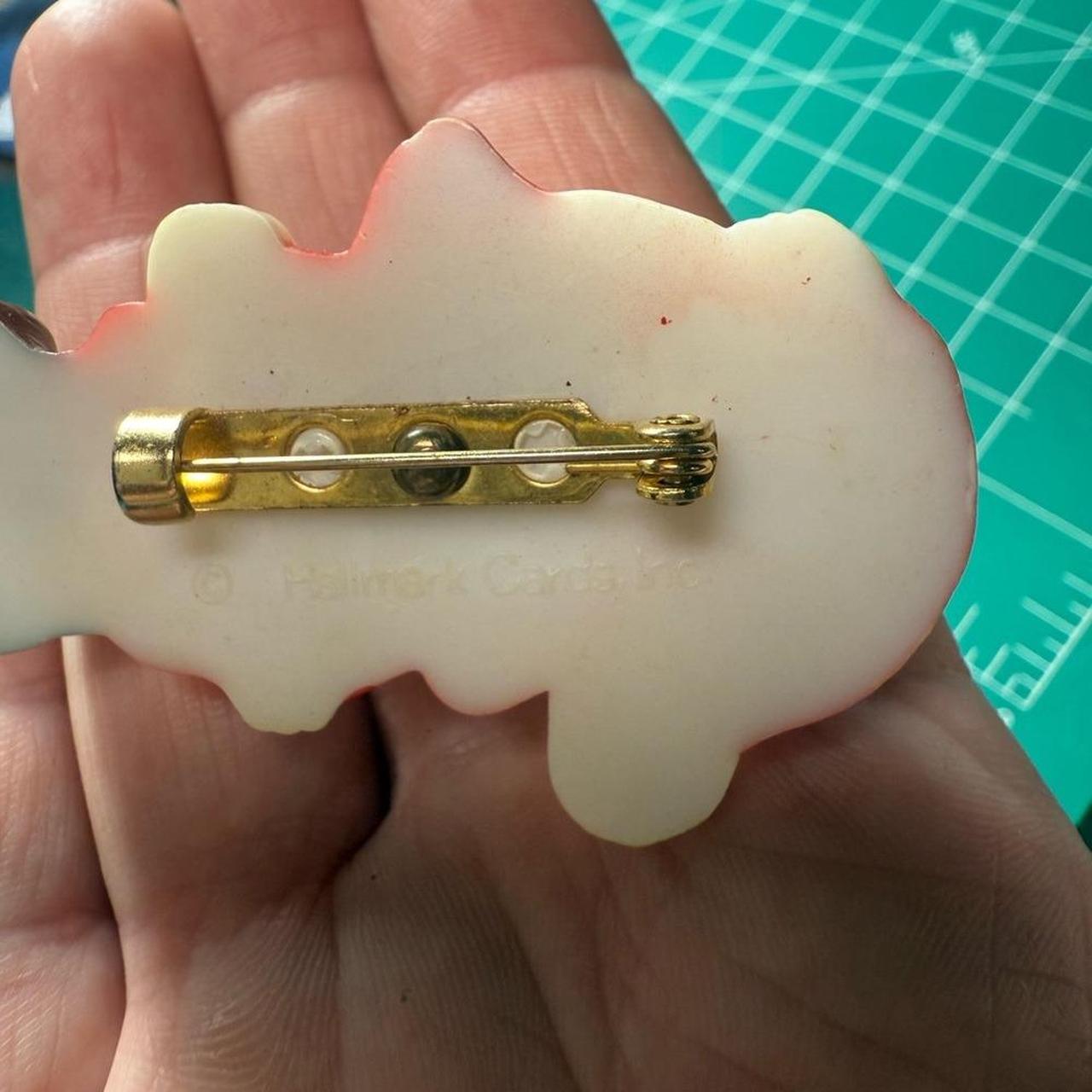 Source Unknown Women's Brooch - Red/White – Sourc… - image 3