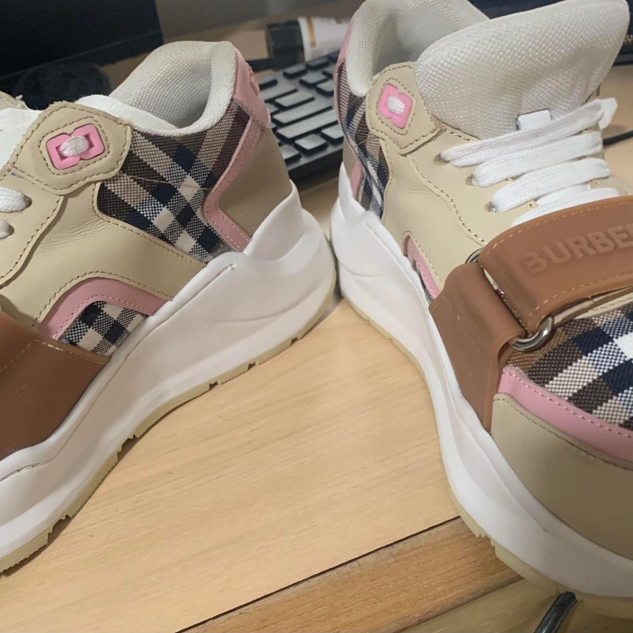 スニーカー Burberry Neptune Sneakers - Burberry - Synthetic - Pink Burberry trainers - pink & tan Worn no more than 5 | Depop